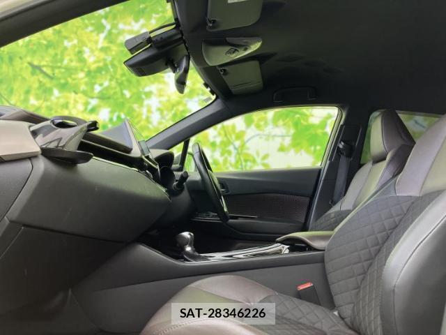 Toyota C-HR 2018-06 8056154-5