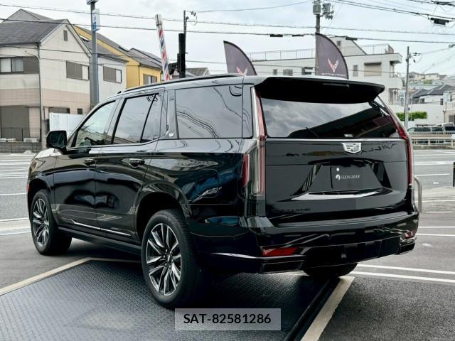 Cadillac ESCALADE 2024-08 8055878-6