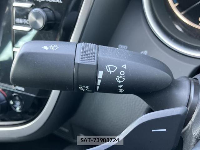 Toyota CAMRY 2019-05 8054826-1