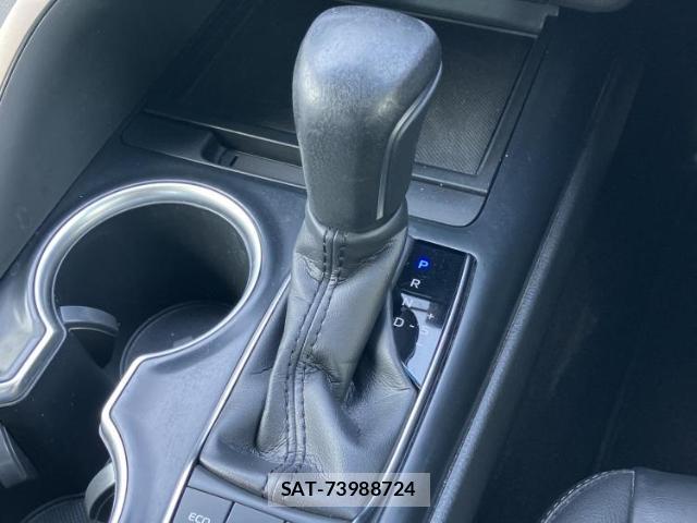 Toyota CAMRY 2019-05 8054826-2