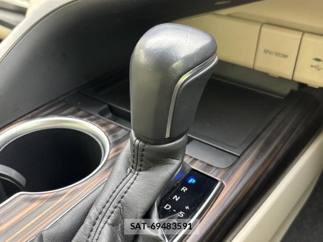 Toyota CAMRY 2017-11 8056101-16