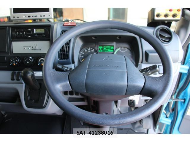 MITSUBISHI FUSO CANTER 2015-03 8053259-7