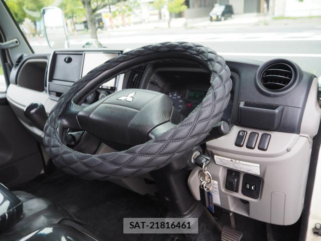 MITSUBISHI FUSO CANTER 2017-05 8054083-5