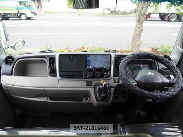 MITSUBISHI FUSO CANTER 2017-05 8054083-6