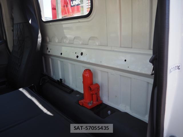MITSUBISHI FUSO CANTER 2012-09 8054084-10