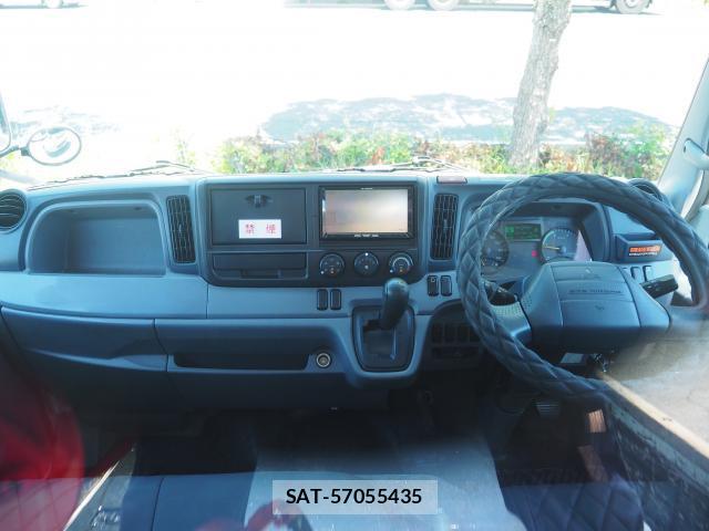 MITSUBISHI FUSO CANTER 2012-09 8054084-6