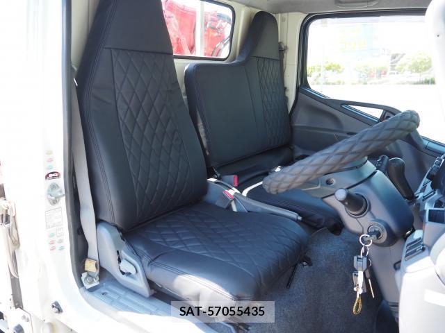 MITSUBISHI FUSO CANTER 2012-09 8054084-9