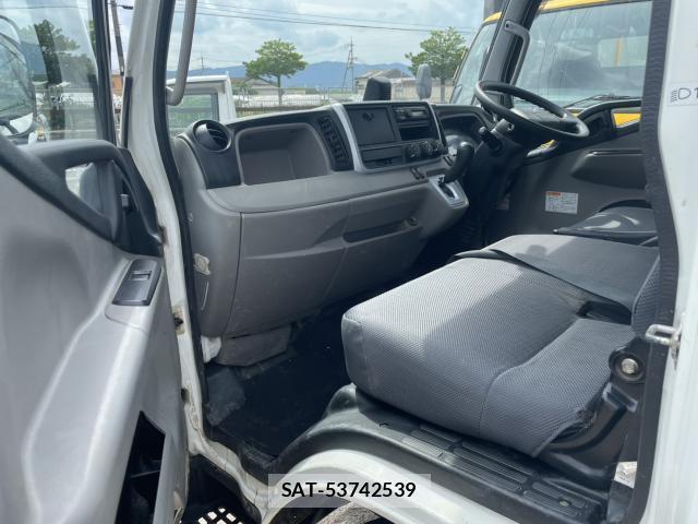MITSUBISHI FUSO CANTER 2021-03 8054332-6