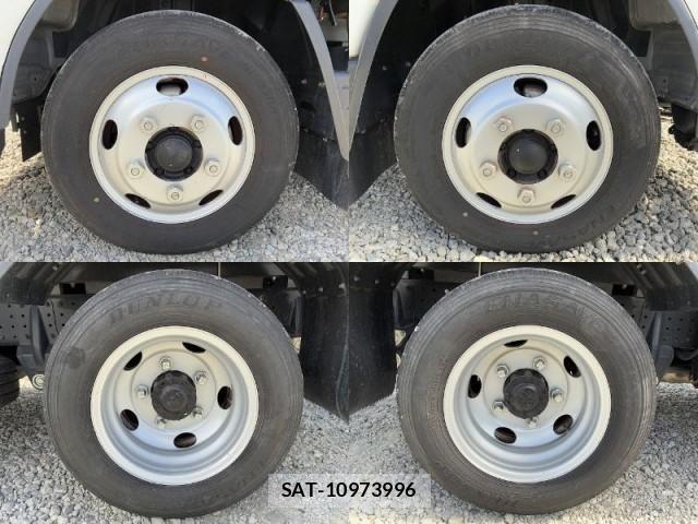 MITSUBISHI FUSO CANTER 2024-04 8055615-16