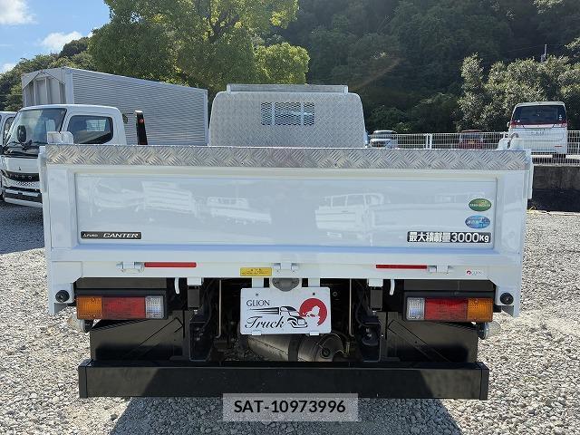 MITSUBISHI FUSO CANTER 2024-04 8055615-2