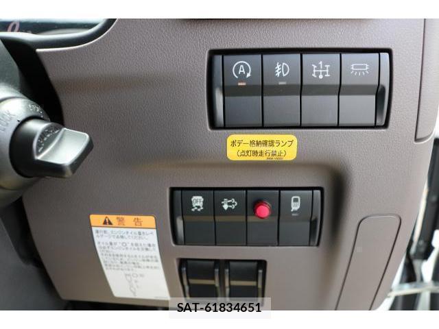 MITSUBISHI FUSO CANTER 2026-04 8055864-17
