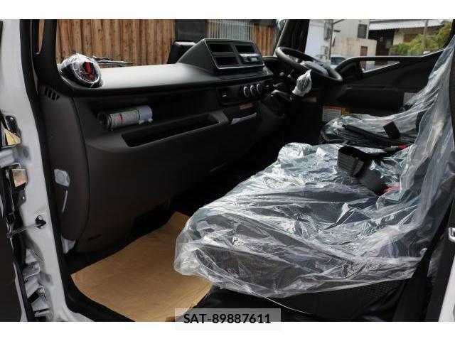 MITSUBISHI FUSO CANTER 2026-04 8055865-16