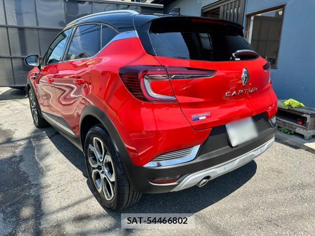 Renault CAPTUR 2021-08 8054546-3
