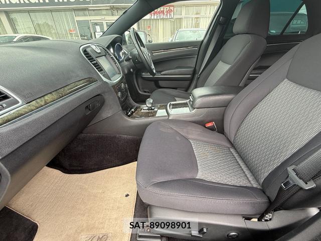 Chrysler 300 2015-05 8054883-15