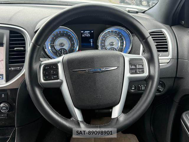 Chrysler 300 2015-05 8054883-17