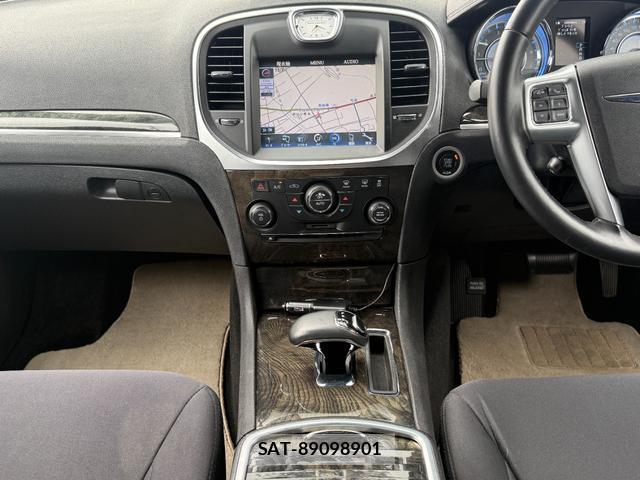 Chrysler 300 2015-05 8054883-18