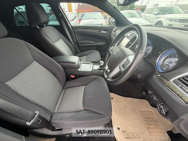 Chrysler 300 2015-05 8054883-4