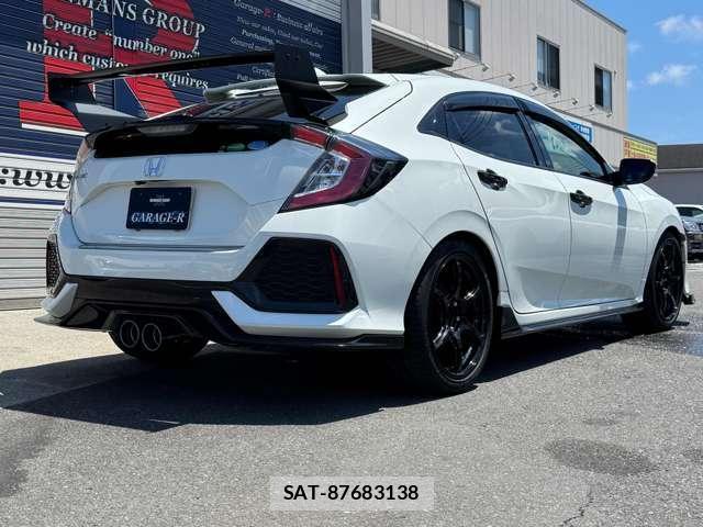 Honda CIVIC 2018-09 8053967-15