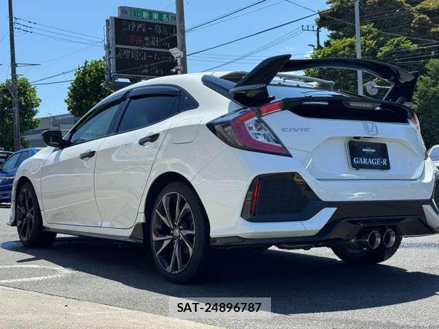 Honda CIVIC 2018-02 8053973-1