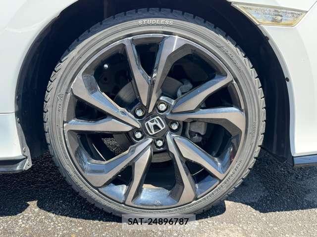 Honda CIVIC 2018-02 8053973-18