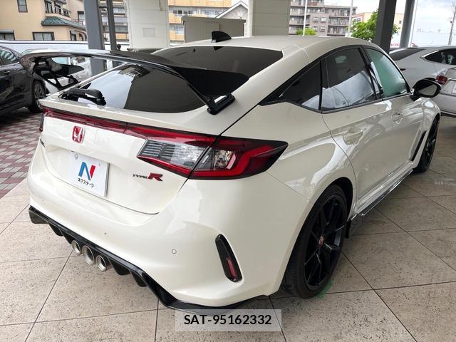 Honda CIVIC 2024-04 8055438-17