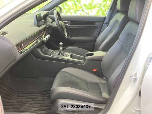 Honda CIVIC 2024-09 8056243-5