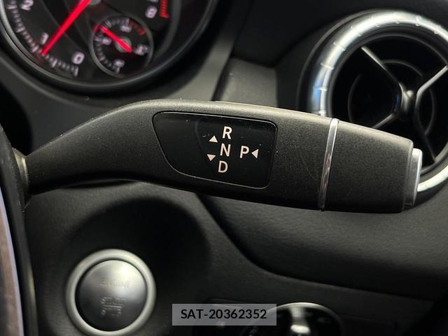 Mercedes Benz CLA-CLASS 2018-06 8053488-10