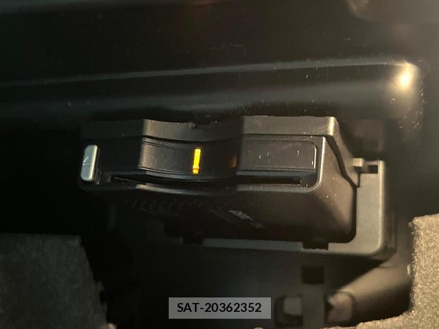 Mercedes Benz CLA-CLASS 2018-06 8053488-6