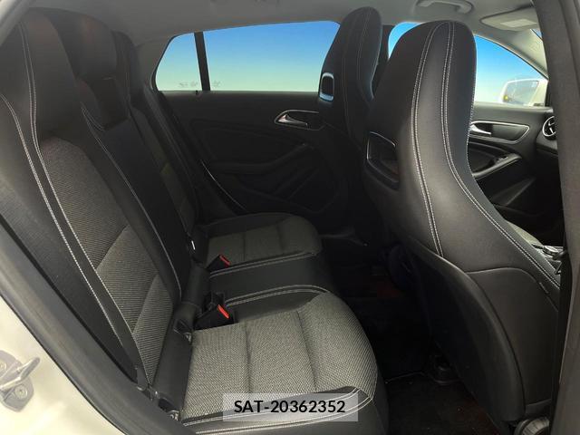 Mercedes Benz CLA-CLASS 2018-06 8053488-9