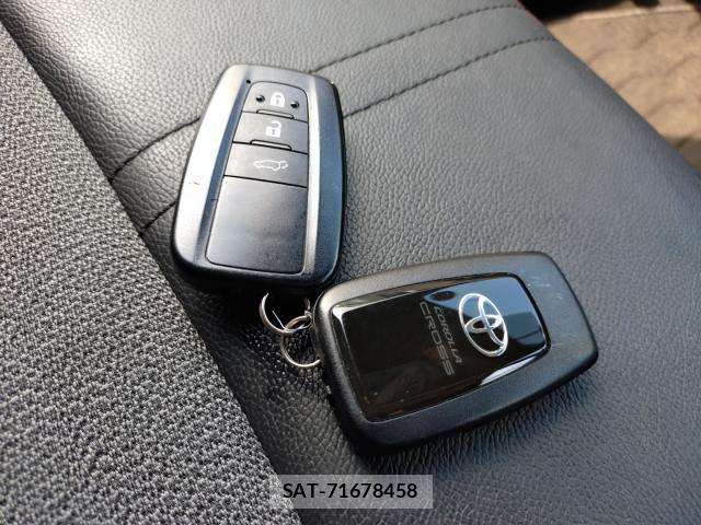 Toyota COROLLA CROSS 2022-04 8053468-14