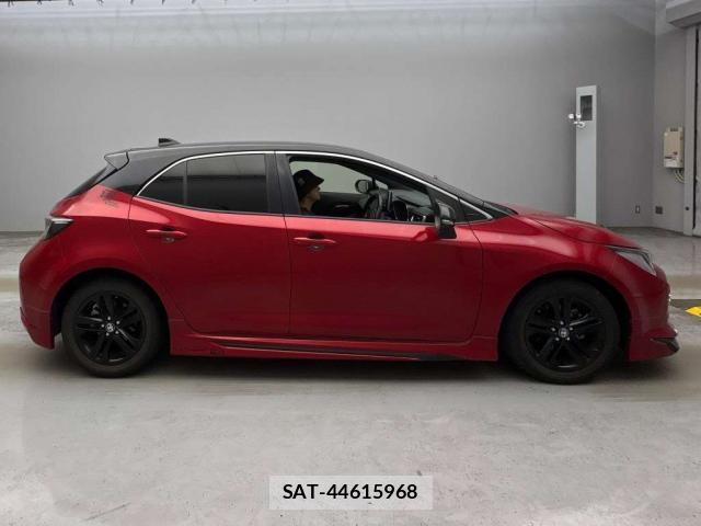 Toyota COROLLA SPORT 2021-04 8055058-3