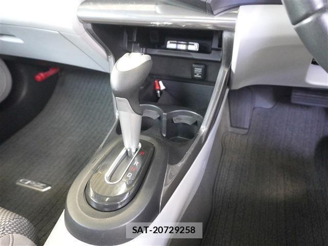 Honda CR-Z 2010-06 8054240-12