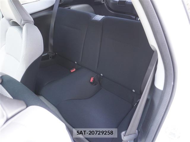 Honda CR-Z 2010-06 8054240-17