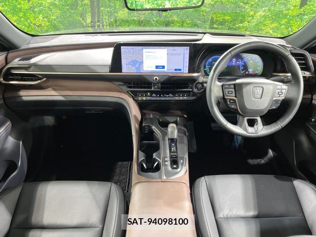 Toyota Crown Crossover 2023-07 8053782-1