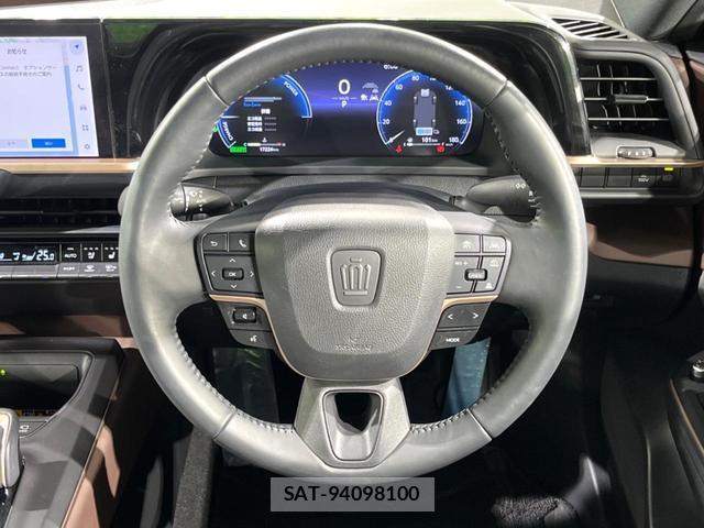 Toyota Crown Crossover 2023-07 8053782-10