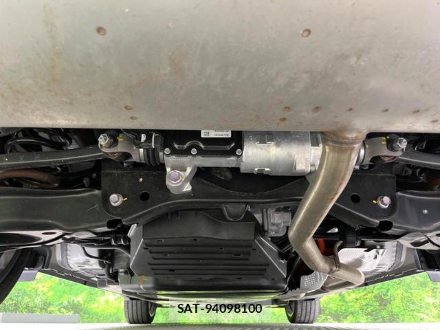 Toyota Crown Crossover 2023-07 8053782-18