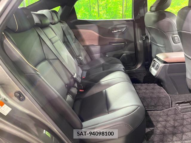 Toyota Crown Crossover 2023-07 8053782-8