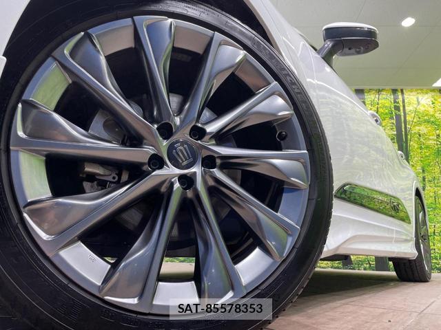 Toyota Crown Crossover 2023-05 8055993-12