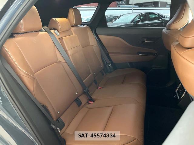 Toyota CROWN ESTATE 2025-07 8055444-10