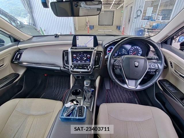 Toyota CROWN HYBRID 2018-10 8054119-2