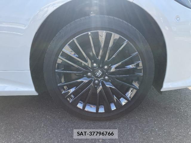 Toyota CROWN HYBRID 2020-02 8054136-19