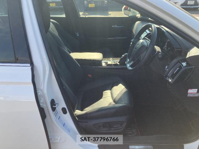 Toyota CROWN HYBRID 2020-02 8054136-3