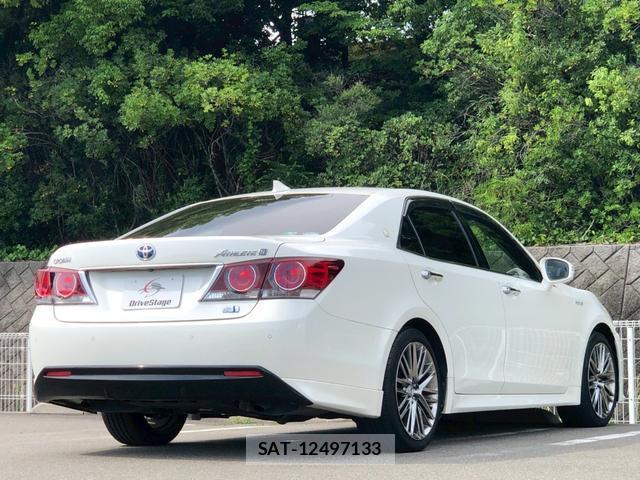 Toyota CROWN HYBRID 2016-11 8054845-3