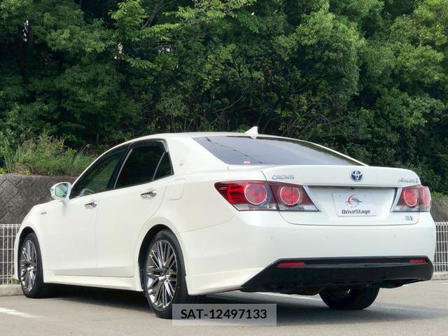 Toyota CROWN HYBRID 2016-11 8054845-4