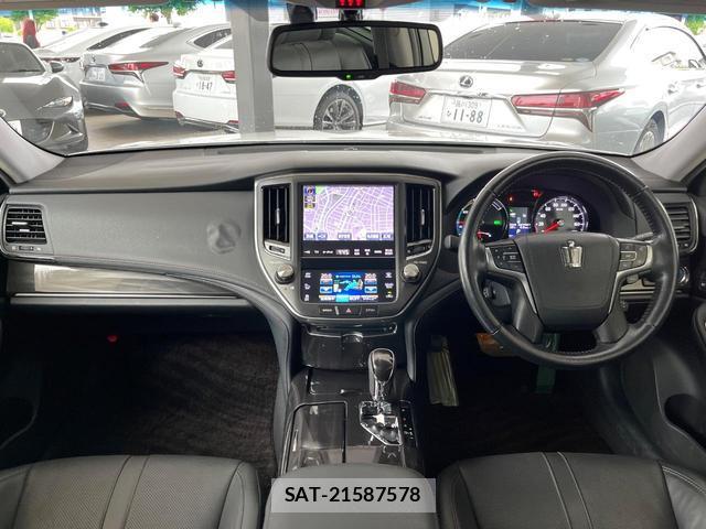 Toyota CROWN HYBRID 2014-06 8055436-1