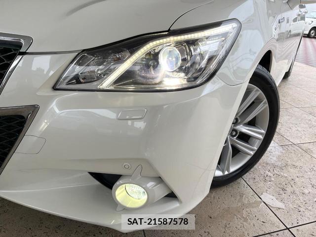 Toyota CROWN HYBRID 2014-06 8055436-11