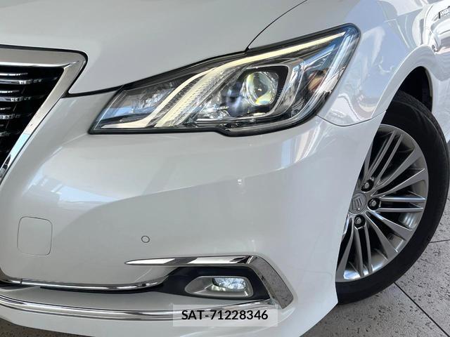 Toyota CROWN HYBRID 2017-01 8055450-11