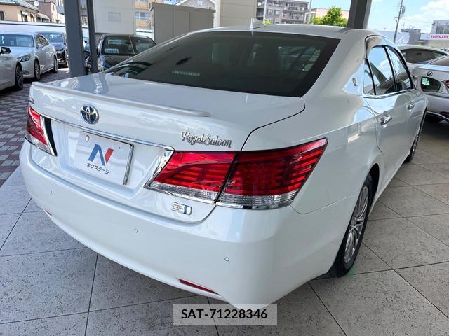 Toyota CROWN HYBRID 2017-01 8055450-16
