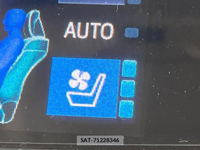 Toyota CROWN HYBRID 2017-01 8055450-6