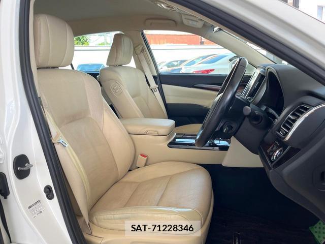 Toyota CROWN HYBRID 2017-01 8055450-7